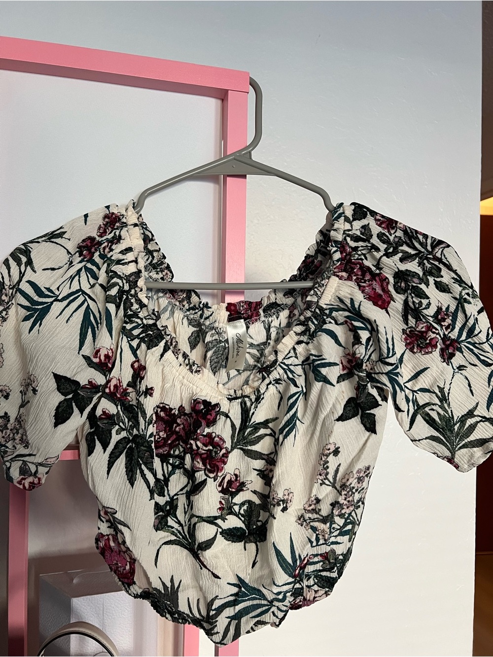 Floral Puff-Sleeve Off-Shoulder Crop Top - White with Burgundy & Green